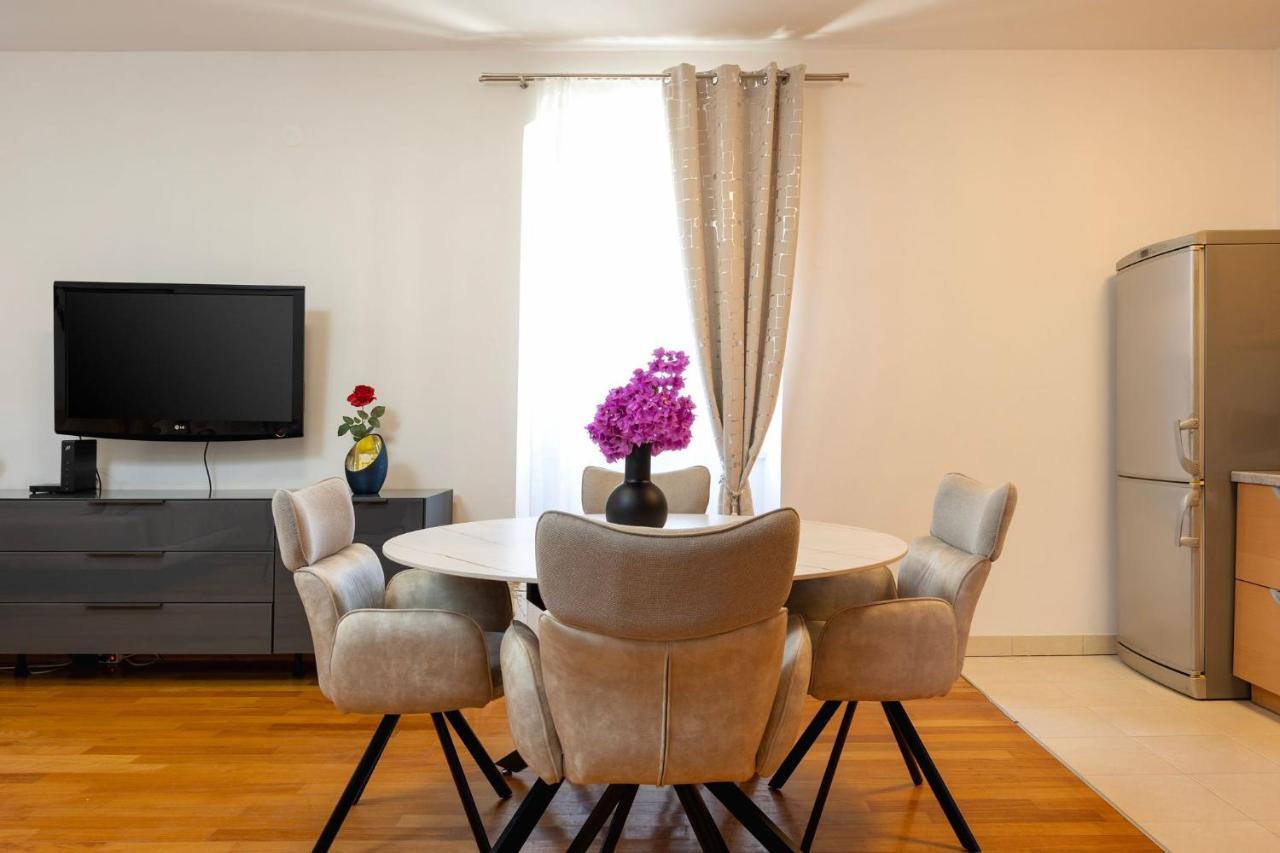 Apartman Klara Bacvice Split Bagian luar foto