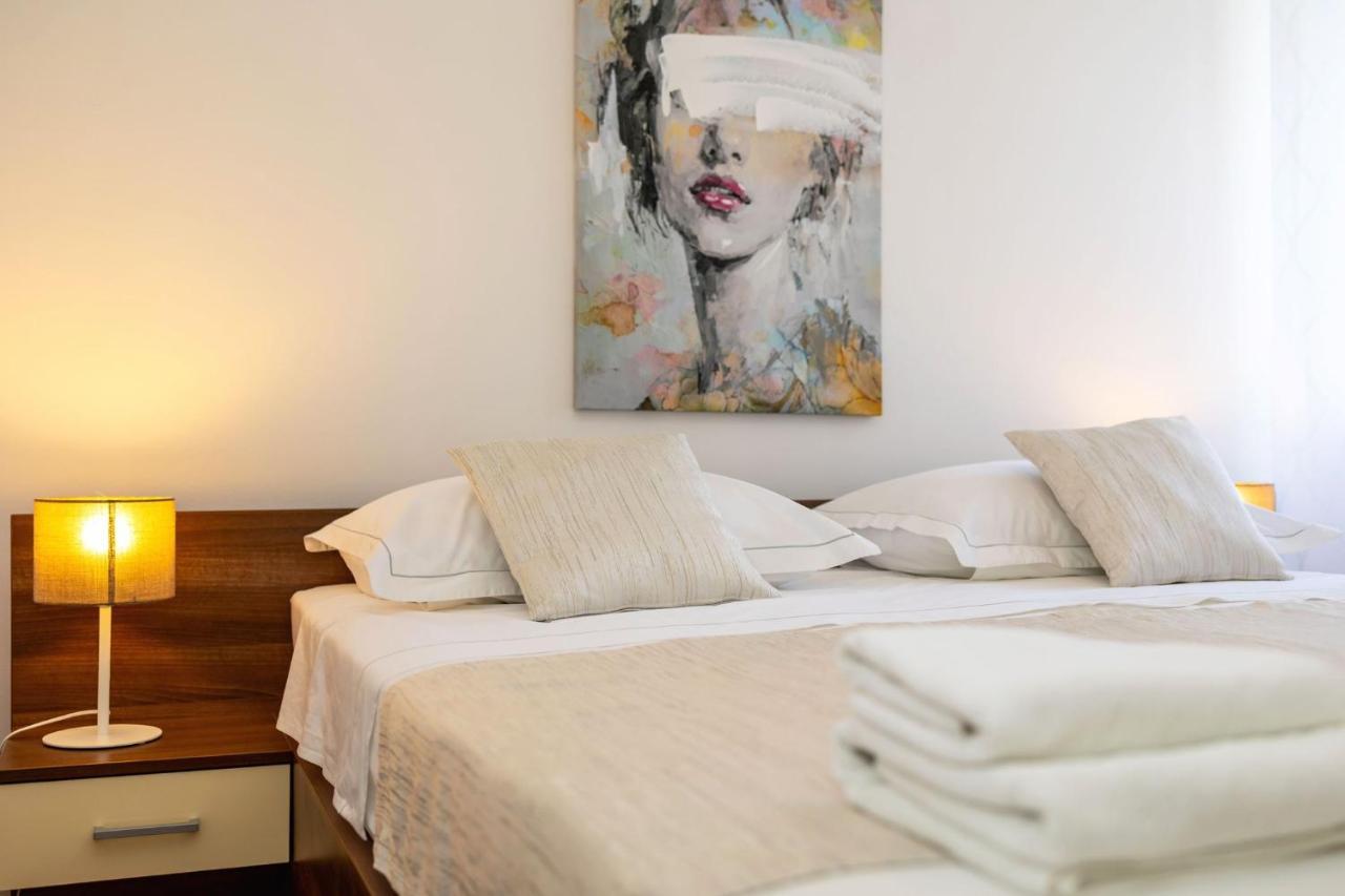 Apartman Klara Bacvice Split Bagian luar foto