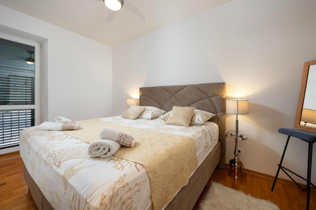 Apartman Klara Bacvice Split Bagian luar foto