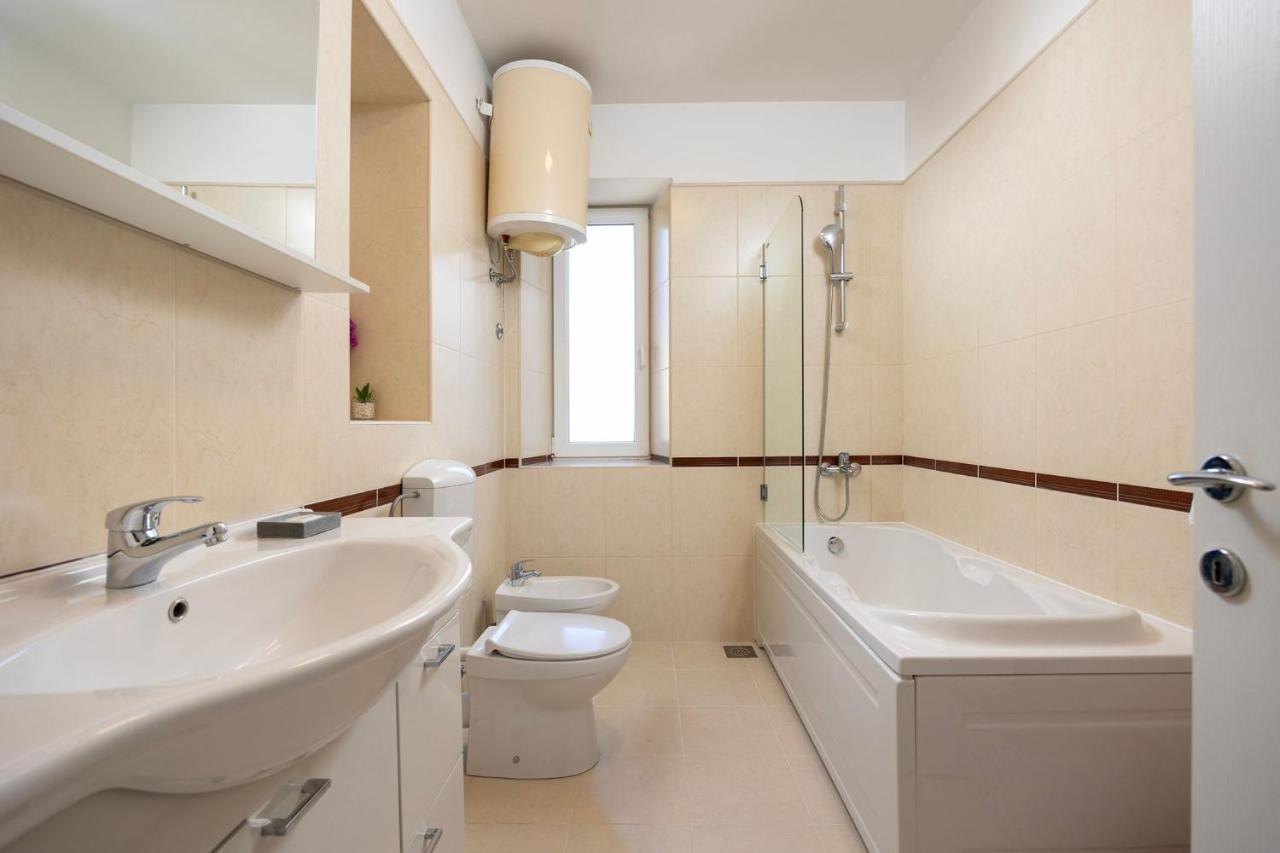 Apartman Klara Bacvice Split Bagian luar foto